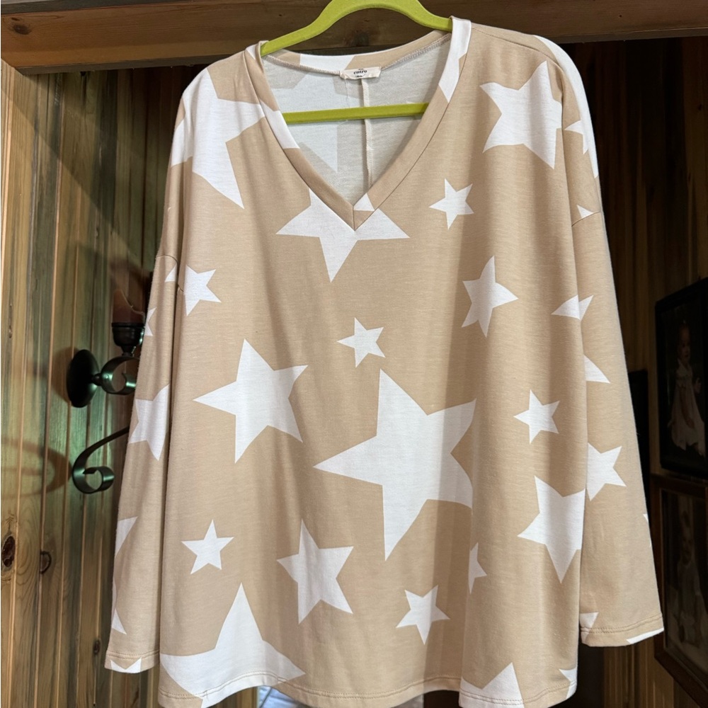 Umgee Beige and White Star Long Sleeve Top